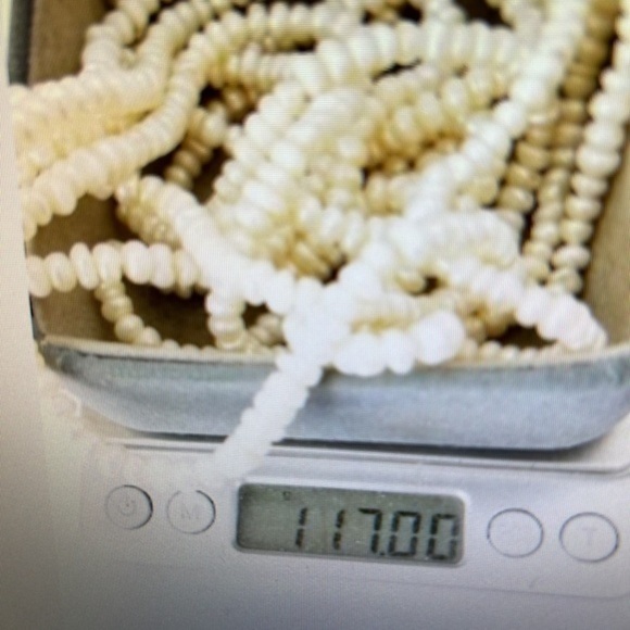 Opera length freshwater pearl‎ necklace on string one hundred inches - Picture 6 of 6